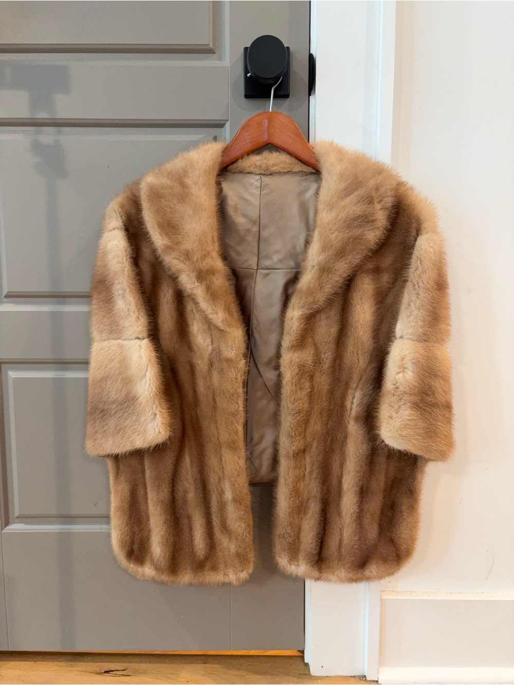 Vintage 1950s mink stole Shaw satin lined
